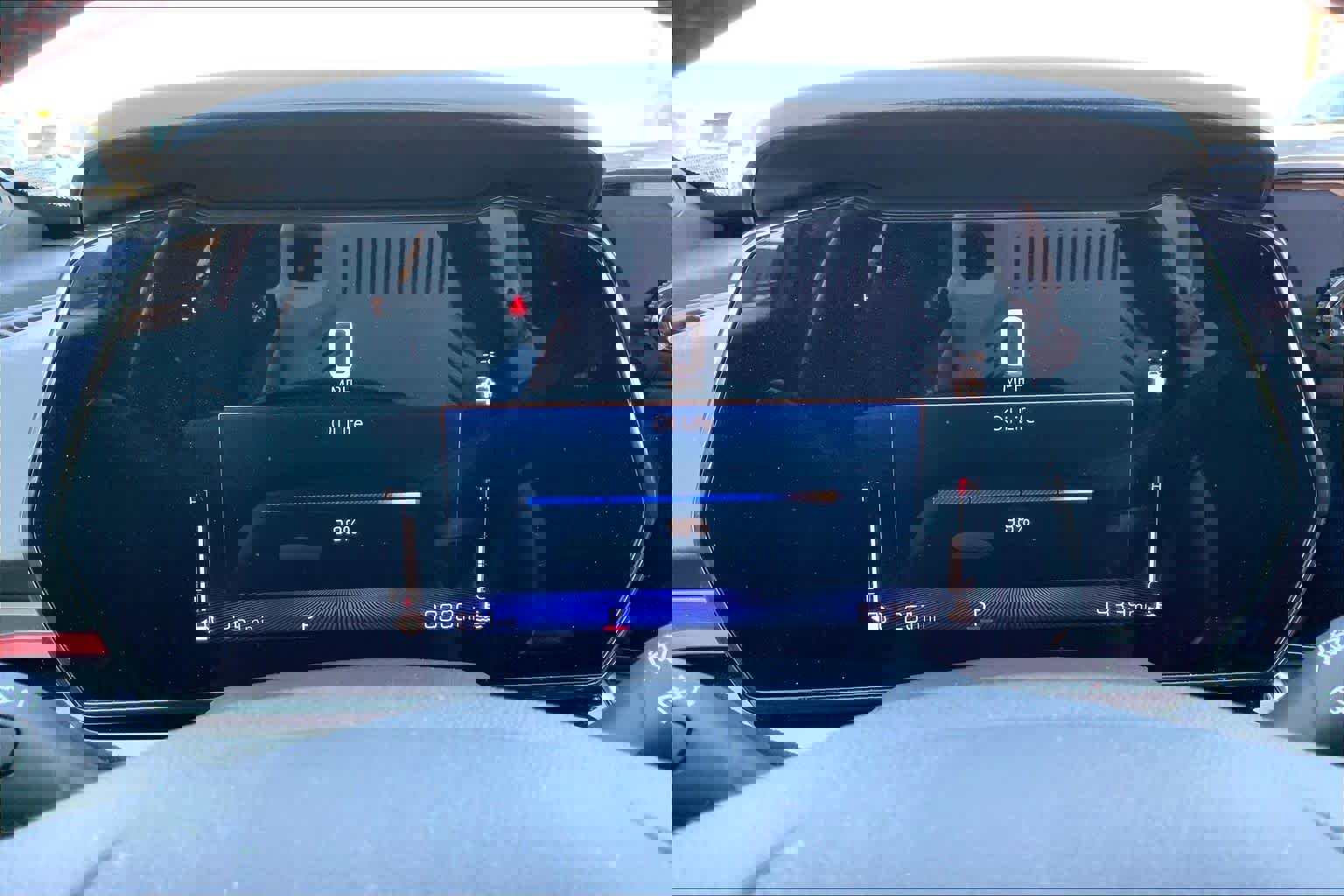 Used 2024 Chevrolet Trax RS w/ Sunroof Package image 25