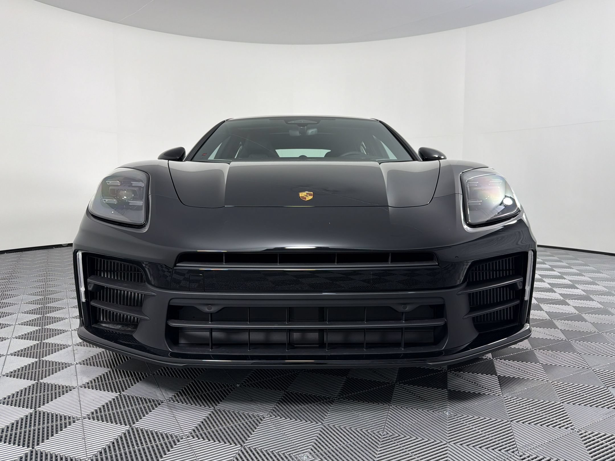 New 2026 Porsche Panamera image 13