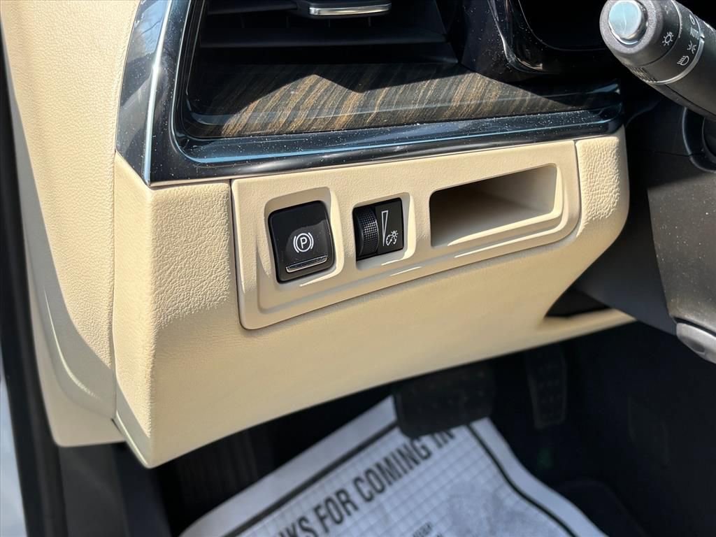 Used 2019 Cadillac XT5 FWD image 8