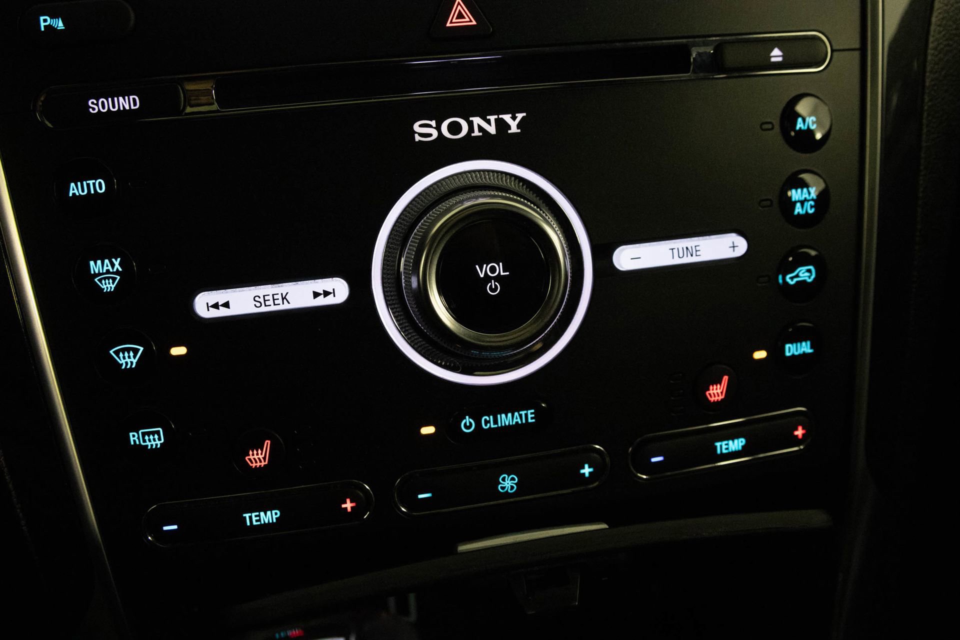 Used 2018 Ford Explorer Sport image 25