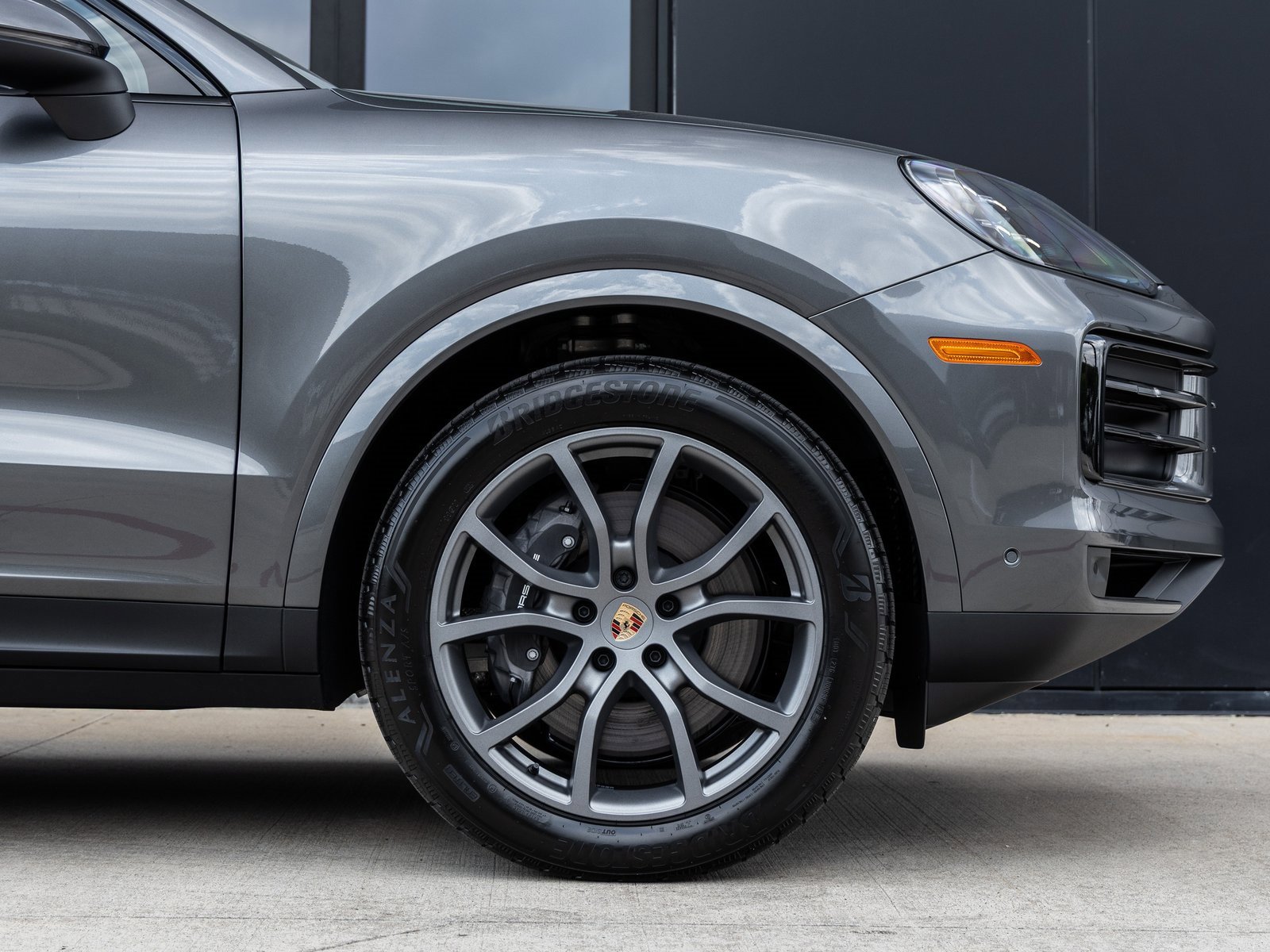 Certified 2025 Porsche Cayenne Coupe image 13