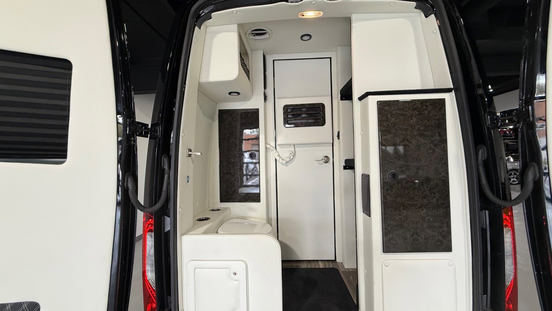 Used 2022 Mercedes-Benz Sprinter 3500 image 24