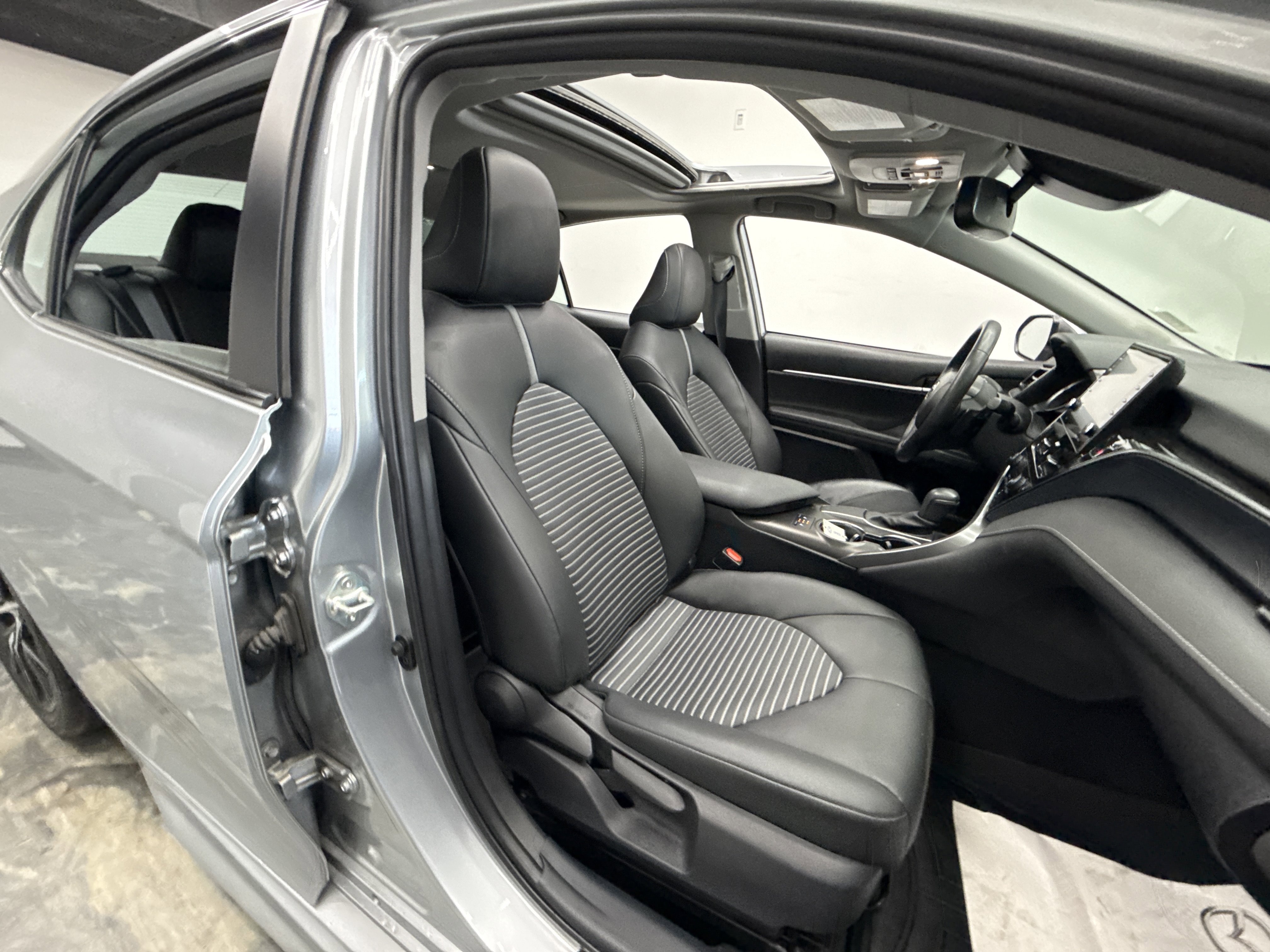 Used 2024 Toyota Camry SE FWD image 21