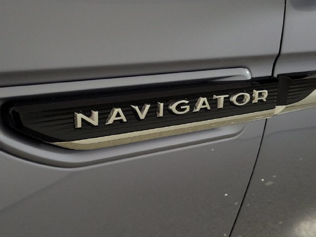 Used 2023 Lincoln Navigator L Black Label AWD/4WD image 6