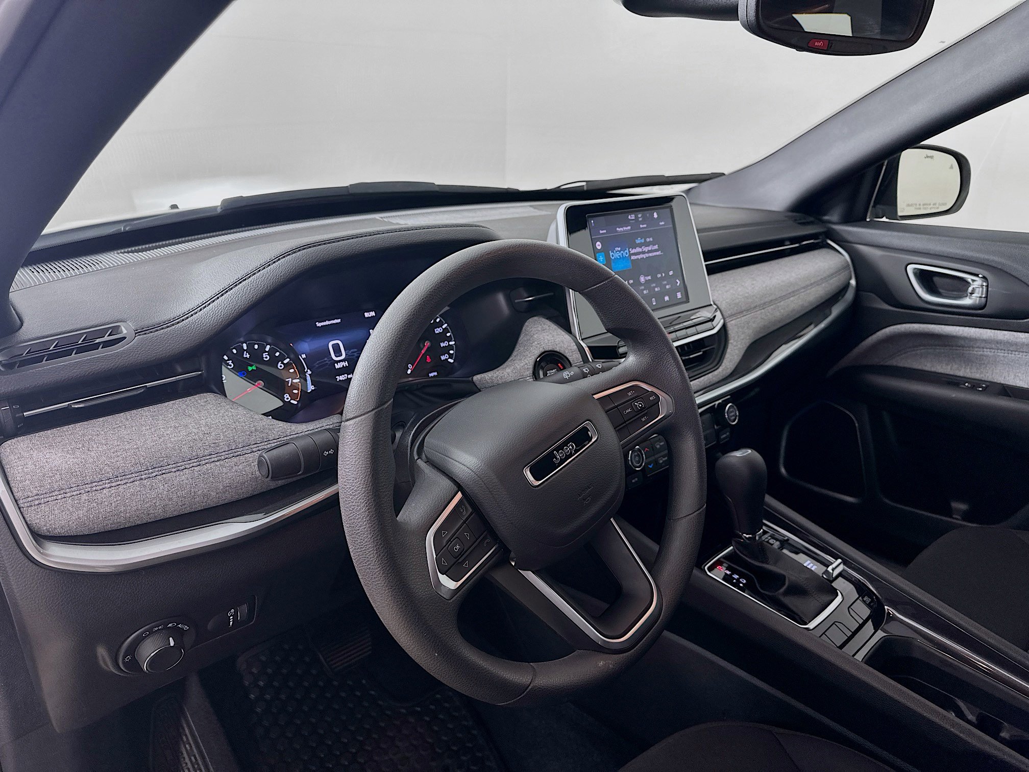 Certified 2025 Jeep Compass Sport image 9