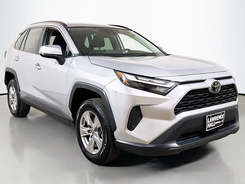 Used 2025 Toyota RAV4 XLE image 3