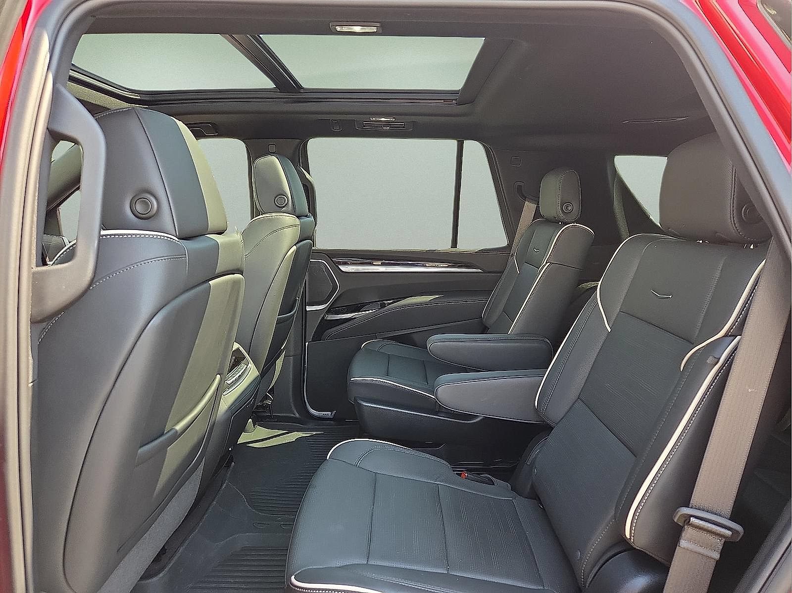 Certified 2025 Cadillac Escalade Premium Luxury w/ Touring Package AWD/4WD image 20