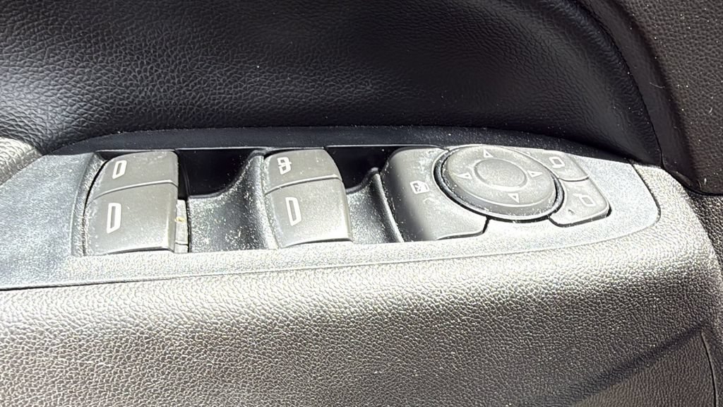 Used 2019 Chevrolet Equinox Premier FWD image 28