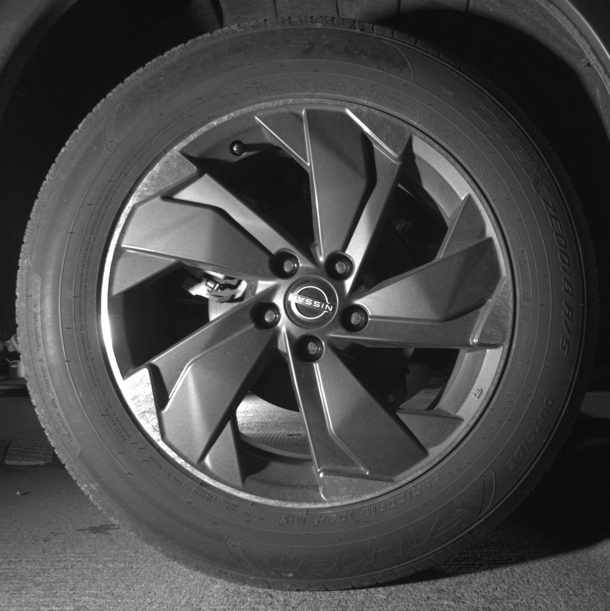 Used 2025 Nissan Rogue SV FWD image 15