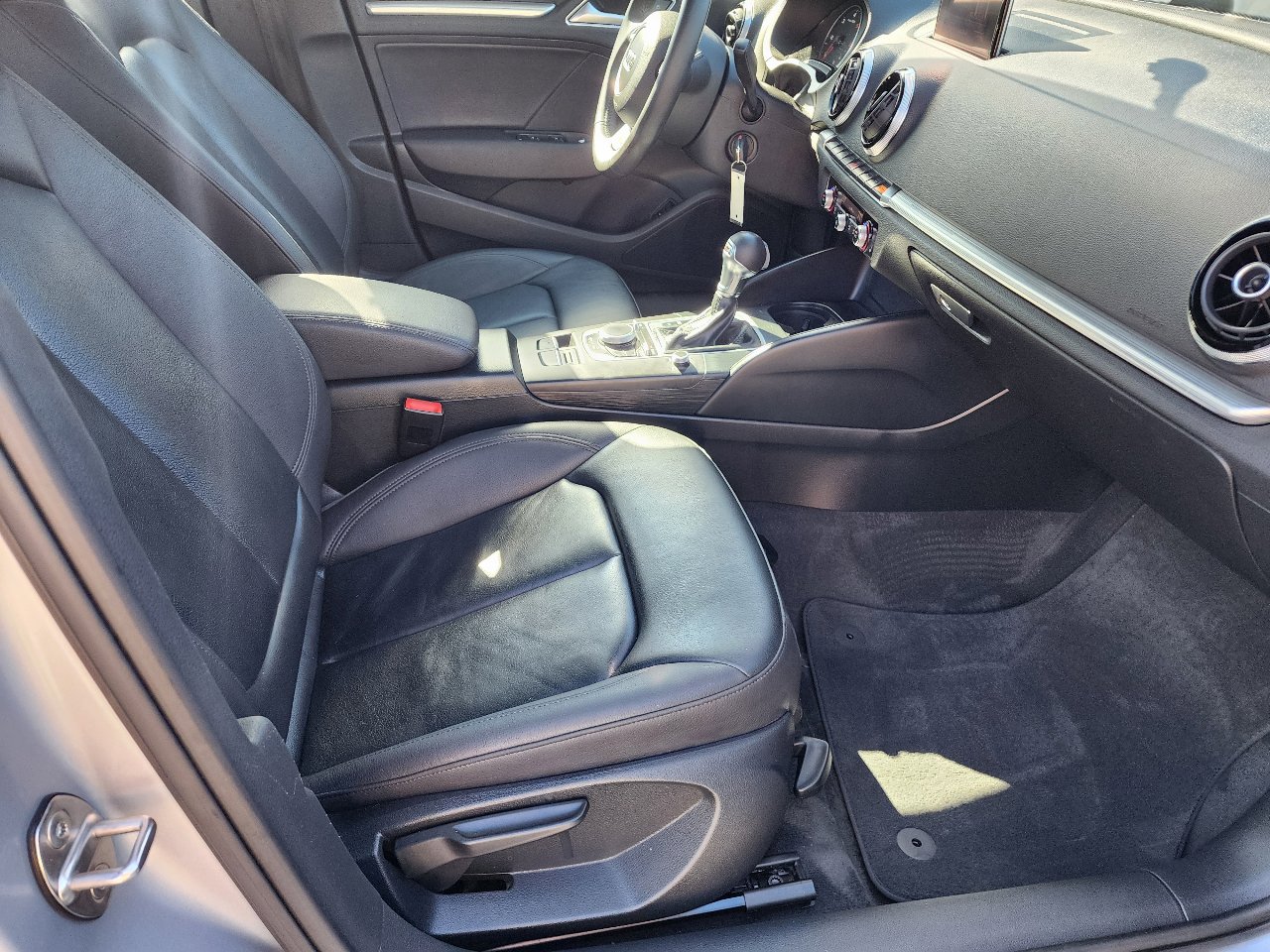 Used 2015 Audi A3 TDI Premium w/ Cold Weather Package image 28