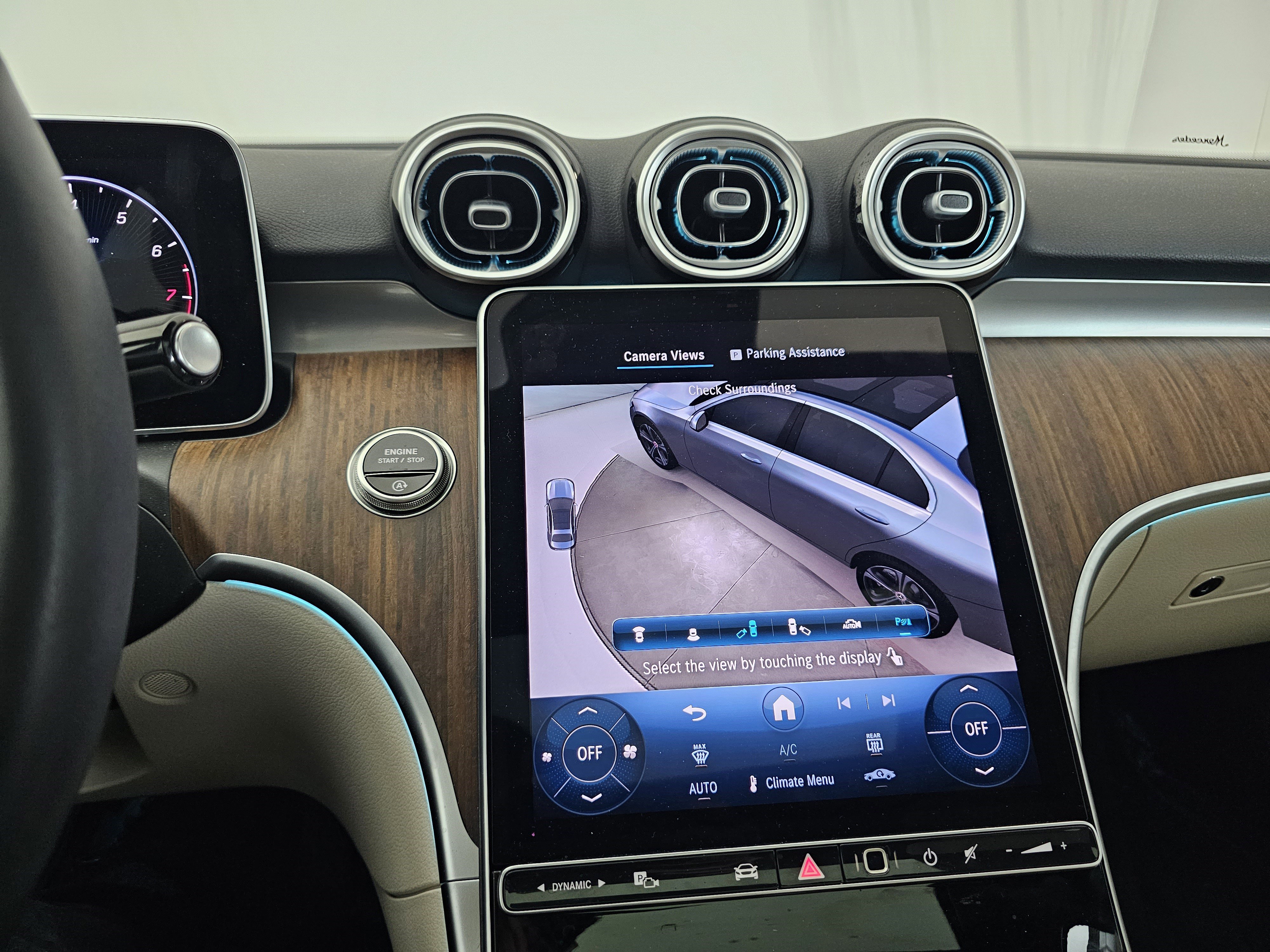 Used 2025 Mercedes-Benz C 300 4MATIC Sedan image 38