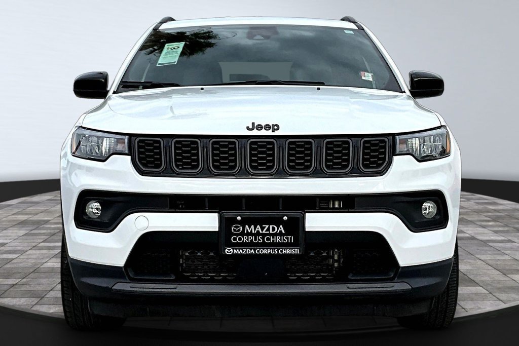 Used 2025 Jeep Compass Latitude w/ Altitude Special Edition AWD/4WD image 3