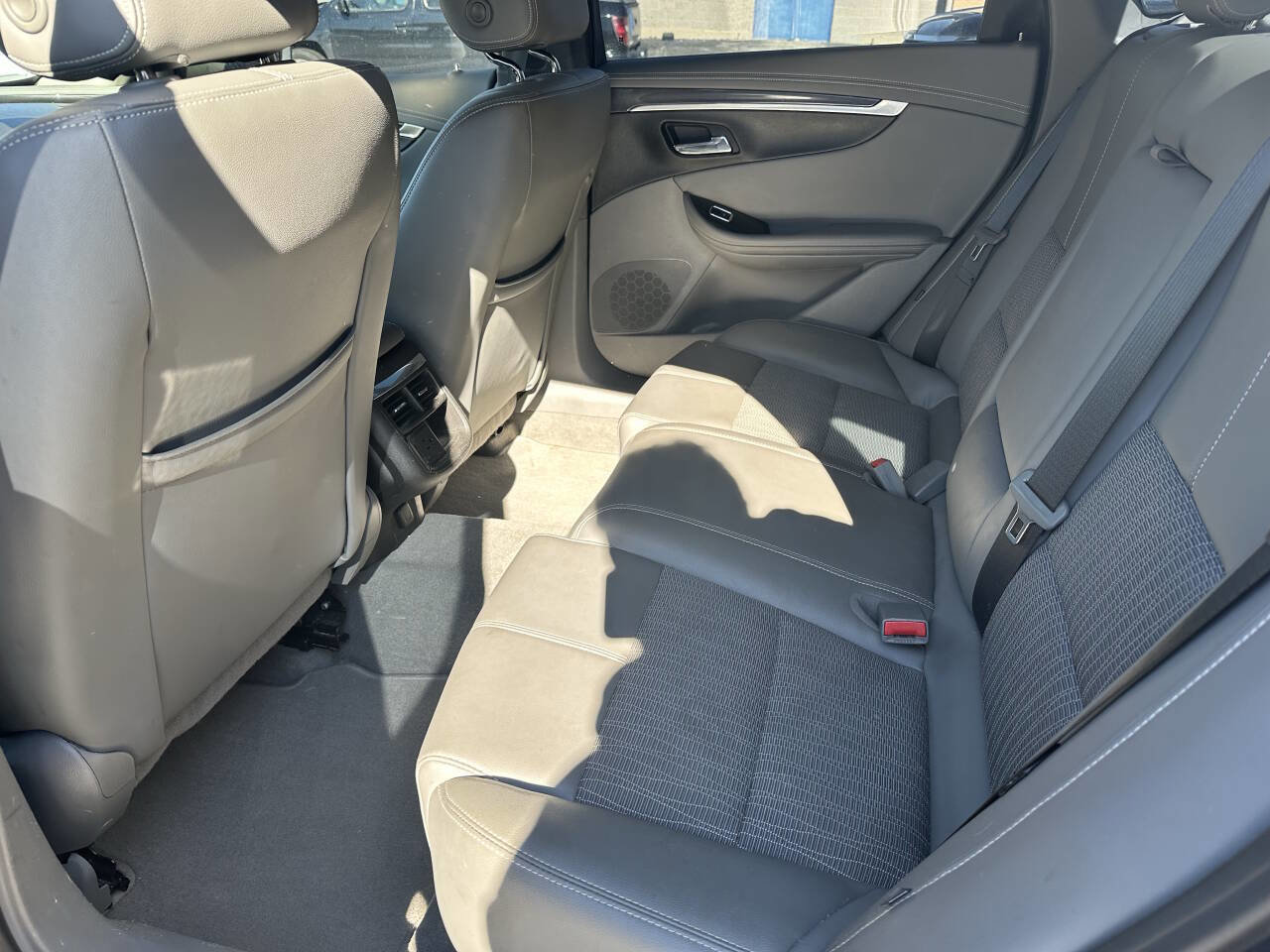 Used 2018 Chevrolet Impala LT w/ LT Convenience Package image 14