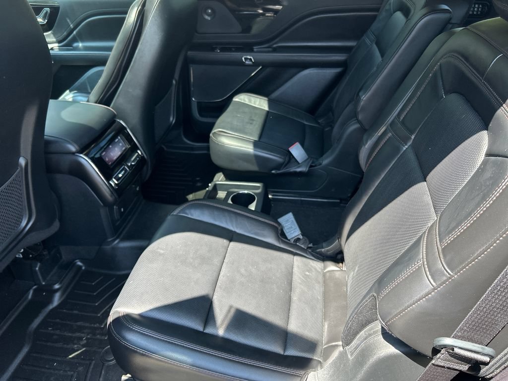 Used 2022 Lincoln Aviator Reserve AWD/4WD image 12