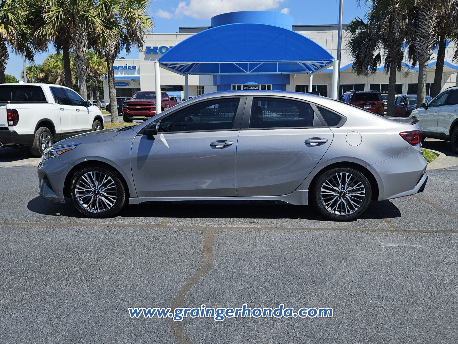 Used 2023 Kia Forte GT-Line w/ GT-Line Premium Package image 2