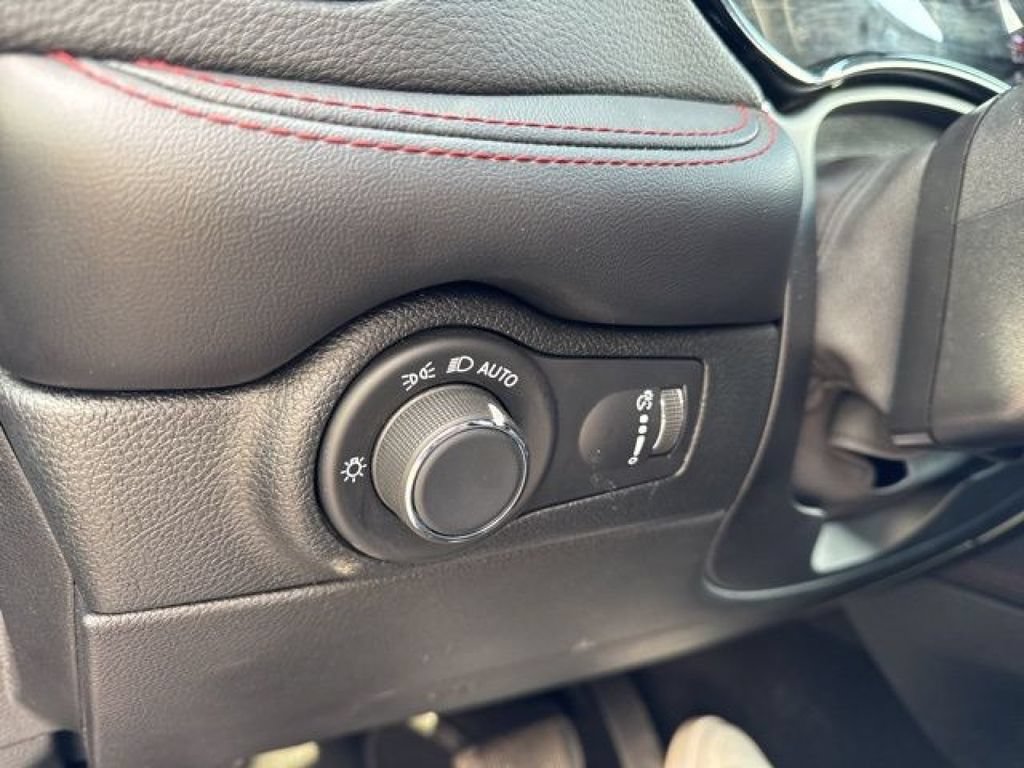 Used 2025 Dodge Durango R/T AWD/4WD image 30