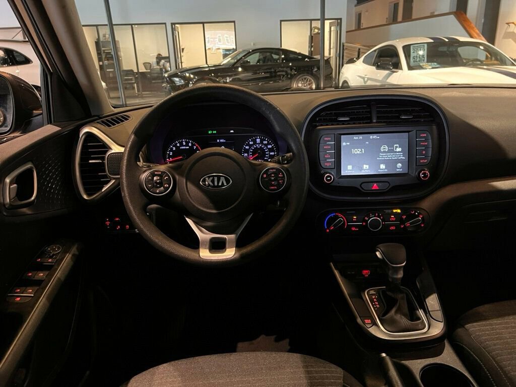 Used 2020 Kia Soul S FWD image 16