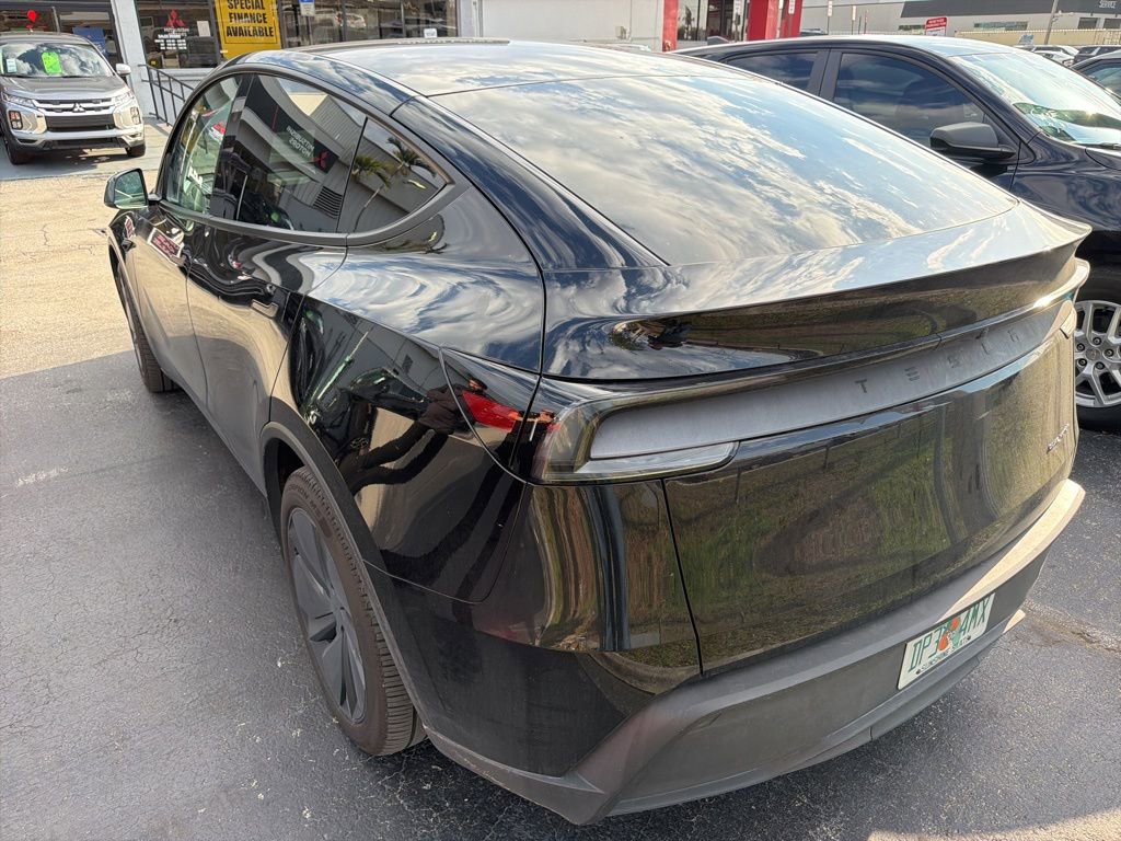 Used 2026 Tesla Model Y Long Range image 2