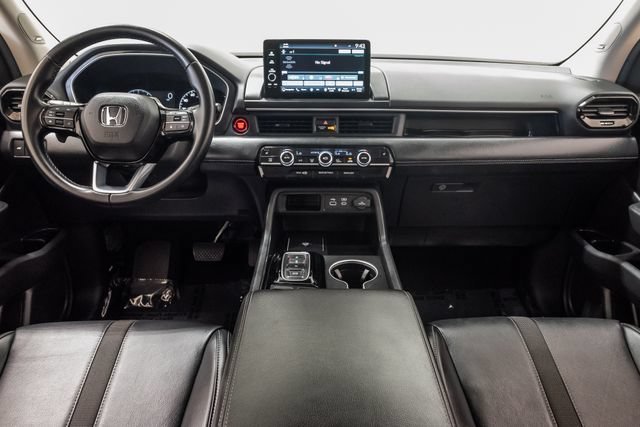 Used 2025 Honda Pilot Touring image 31