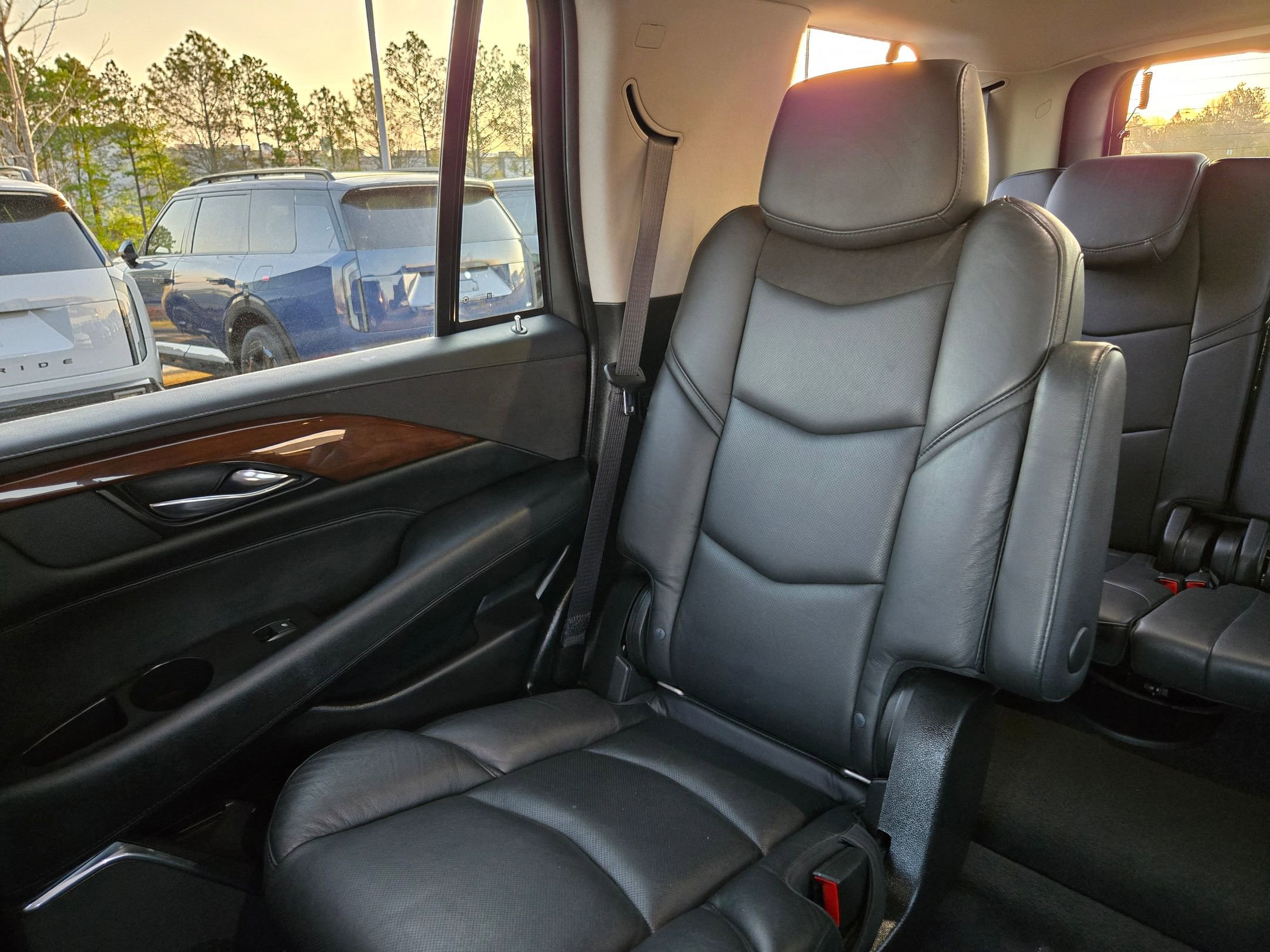 Used 2019 Cadillac Escalade Luxury image 12