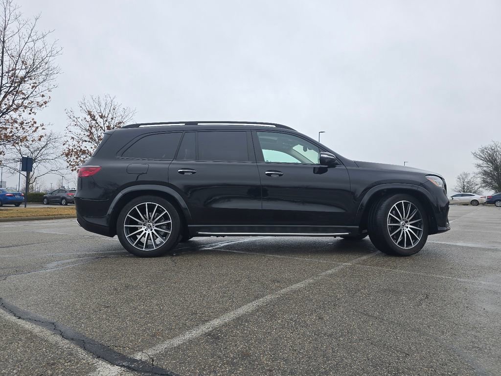 Used 2024 Mercedes-Benz GLS 580 4MATIC image 17