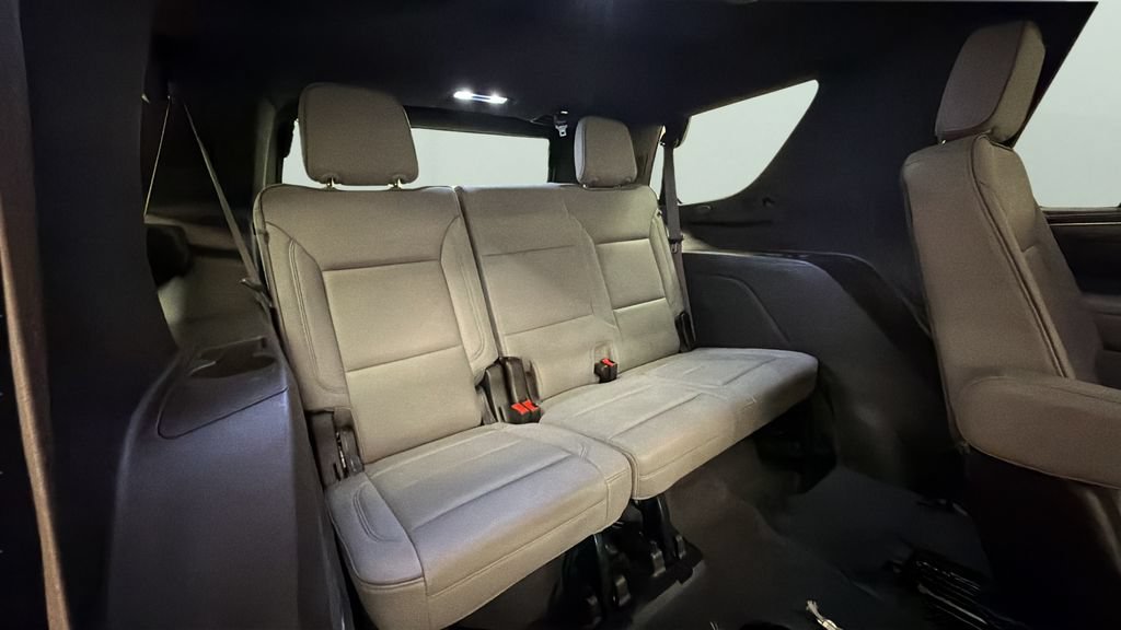 Used 2024 GMC Yukon SLT AWD/4WD image 15