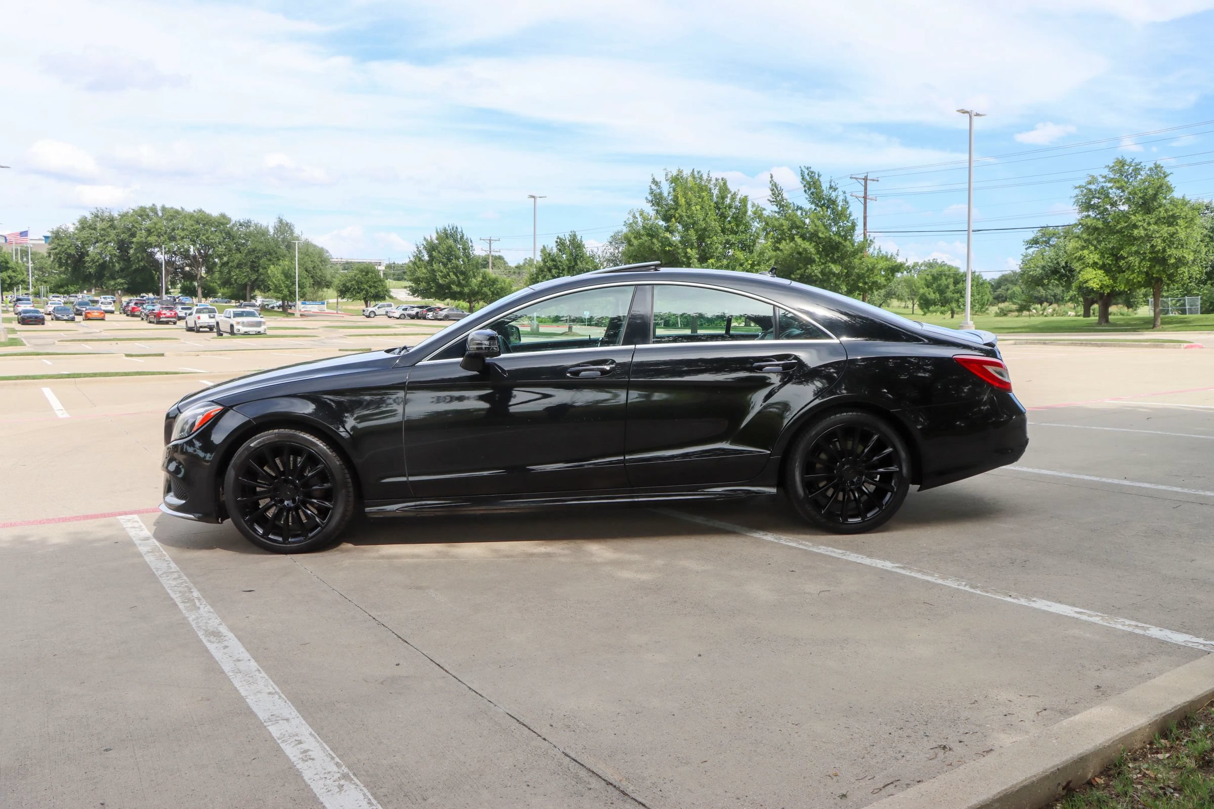 Used 2017 Mercedes-Benz CLS 550 w/ Premium 2 Package image 4