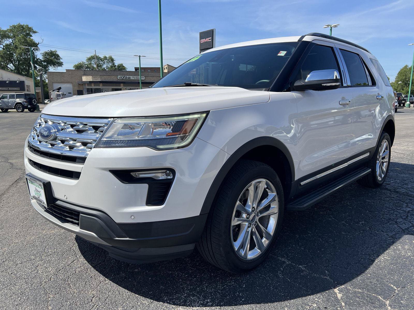 Used 2019 Ford Explorer XLT w/ Equipment Group 202A AWD/4WD image 11