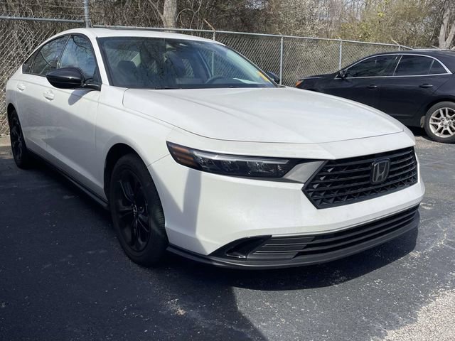 Used 2025 Honda Accord SE image 2