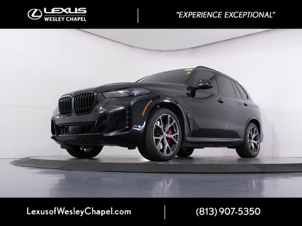 Used 2026 BMW X5 xDrive50e w/ M Sport Package AWD/4WD image 8
