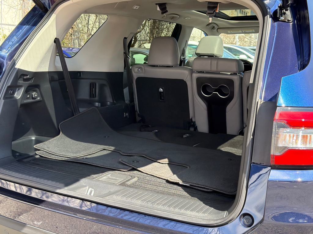 Certified 2025 Honda Pilot Touring image 8