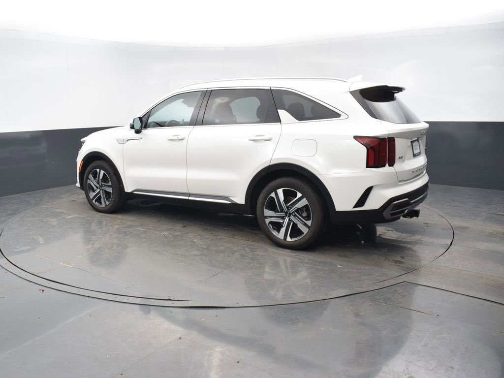 Used 2022 Kia Sorento SX w/ Panoramic Sunroof Package image 3