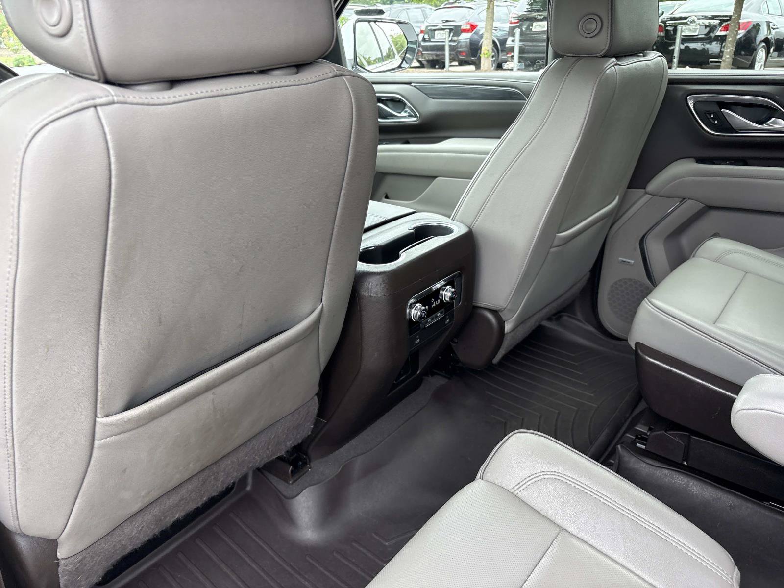 Used 2023 GMC Yukon XL SLT AWD/4WD image 30