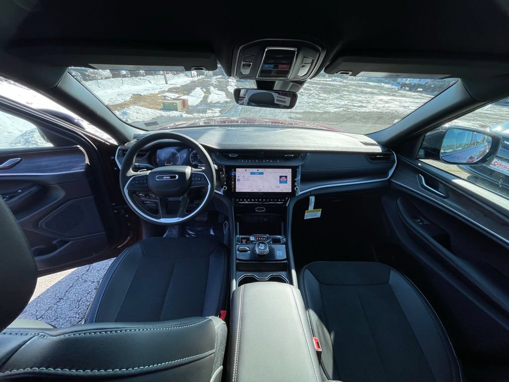 New 2026 Jeep Grand Cherokee Altitude AWD/4WD image 3