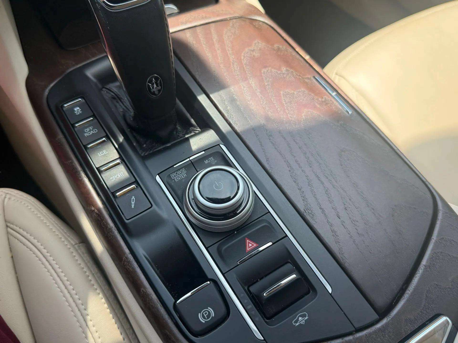 Used 2022 Maserati Levante Modena AWD/4WD image 39