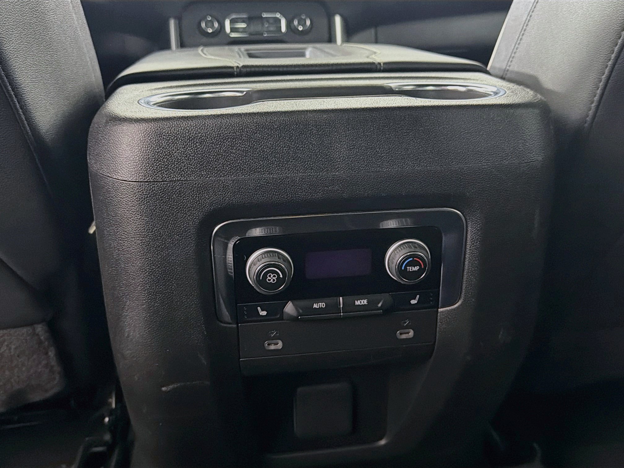 Used 2023 Chevrolet Suburban Premier RWD image 26