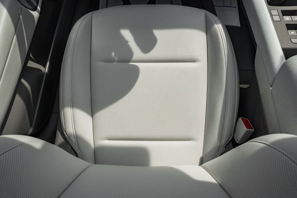 New 2024 Hyundai Ioniq 6 Limited image 30