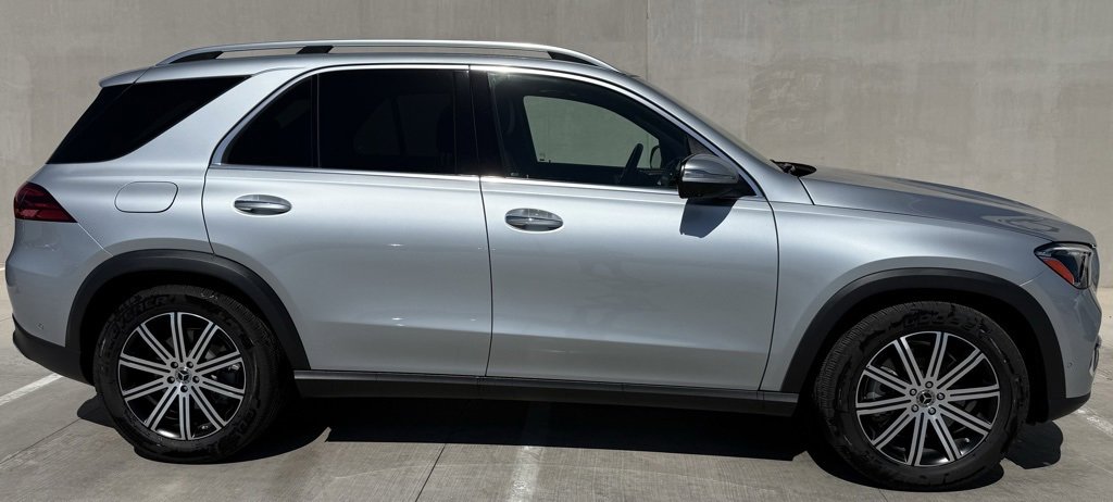 Used 2025 Mercedes-Benz GLE 450 4MATIC image 3