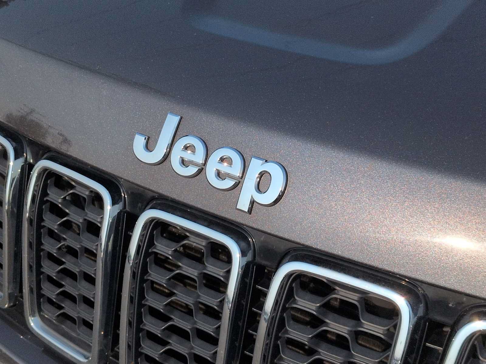 Used 2017 Jeep Grand Cherokee Limited w/ Luxury Group II AWD/4WD image 12