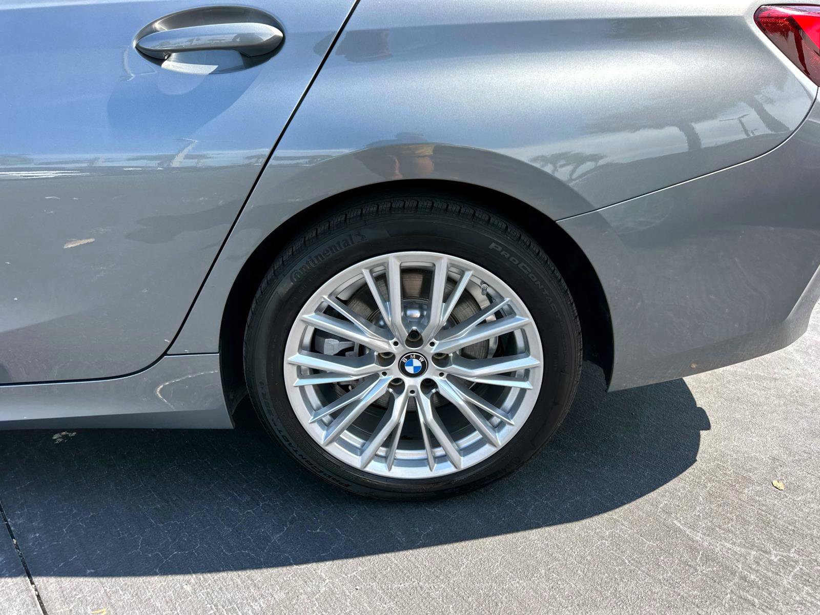 Used 2024 BMW 330i Sedan w/ Premium Package image 11