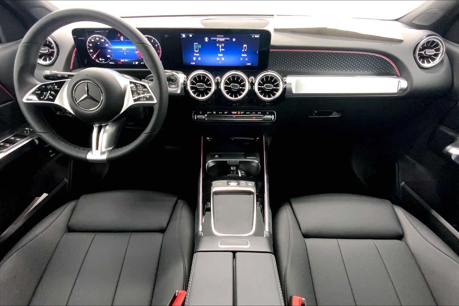 Used 2026 Mercedes-Benz GLB 250 image 17