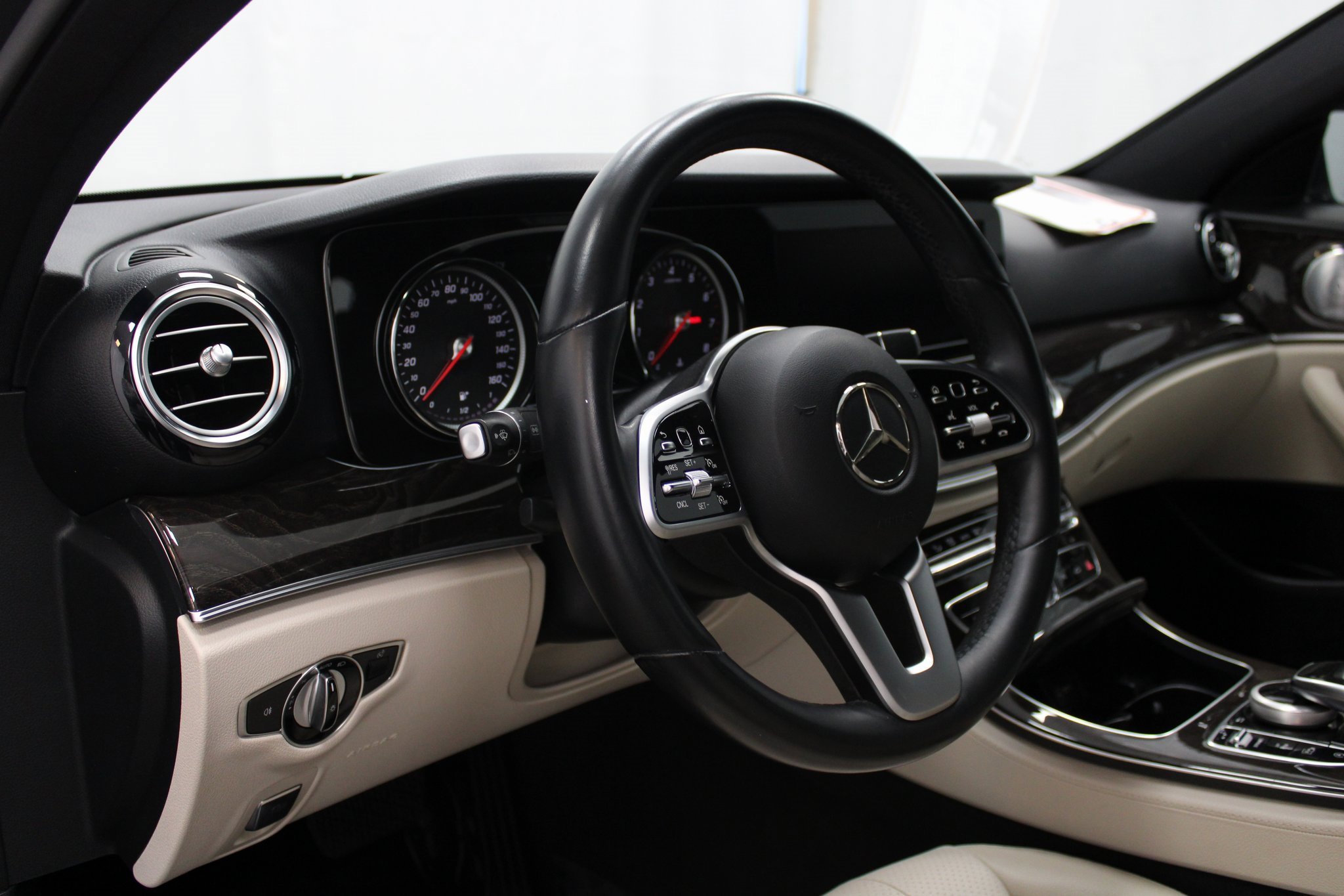 Used 2019 Mercedes-Benz E 450 4MATIC Sedan w/ Premium Package image 11