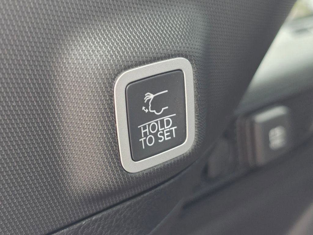 New 2025 Jeep Grand Cherokee Altitude AWD/4WD image 27