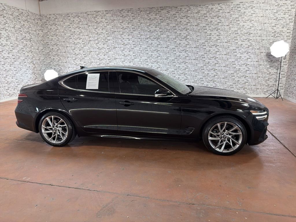 Used 2022 Genesis G70 2.0T image 8