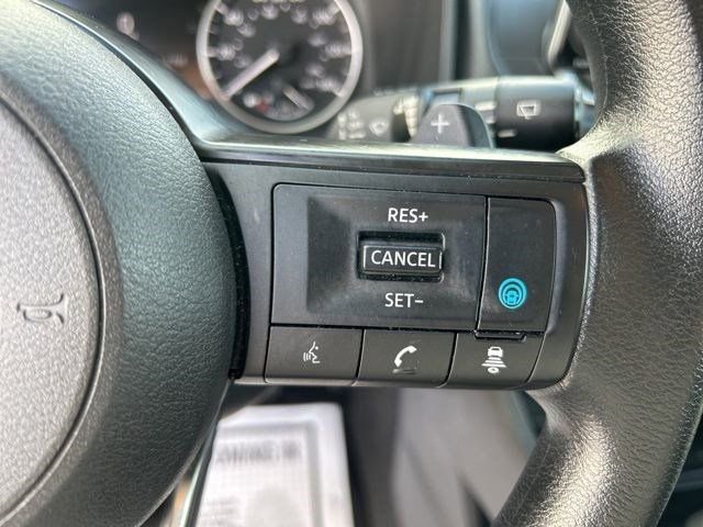 Used 2024 Nissan Rogue SV image 18