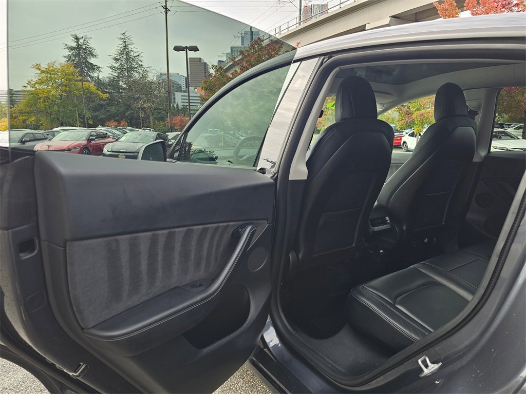 Used 2021 Tesla Model Y Long Range image 22