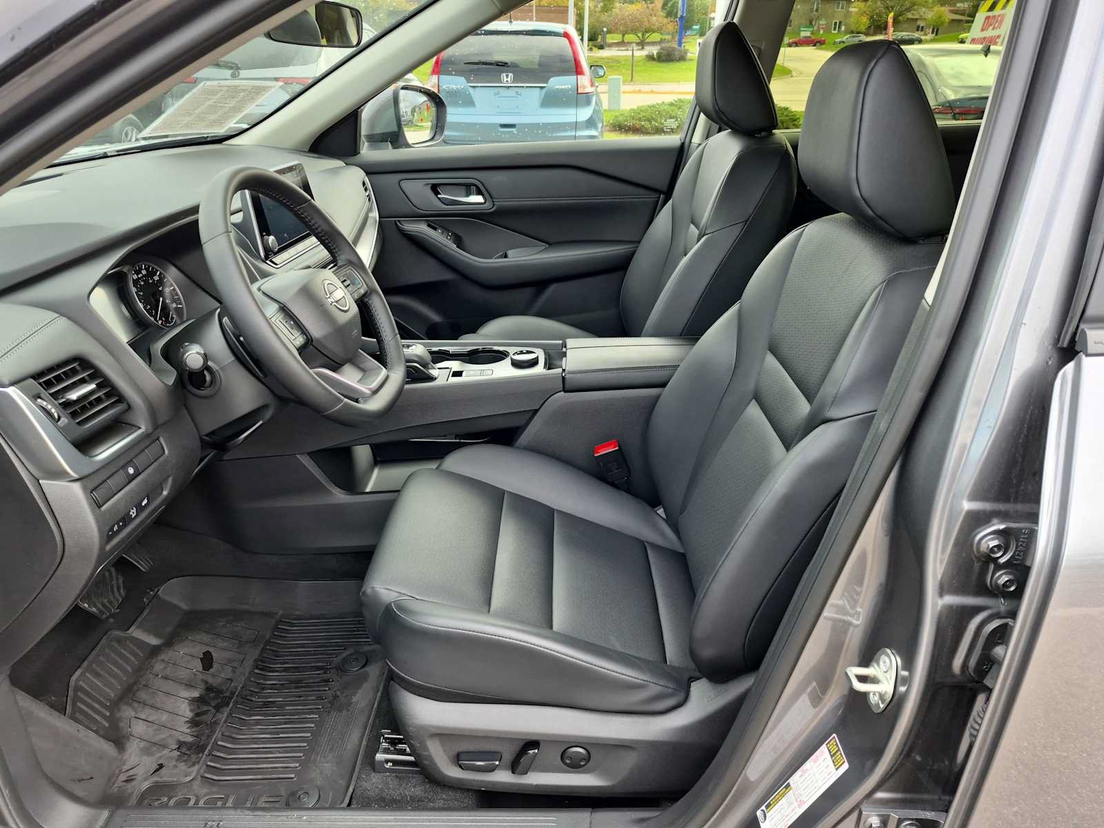 Used 2026 Nissan Rogue SV w/ SV Premium Package AWD/4WD image 15