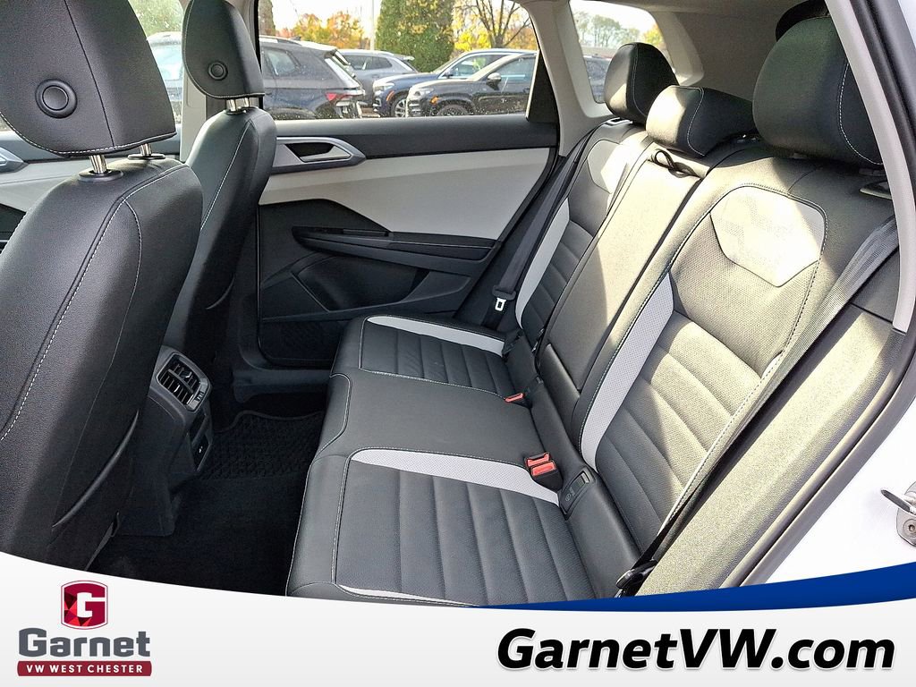 Used 2025 Volkswagen Taos SEL image 11
