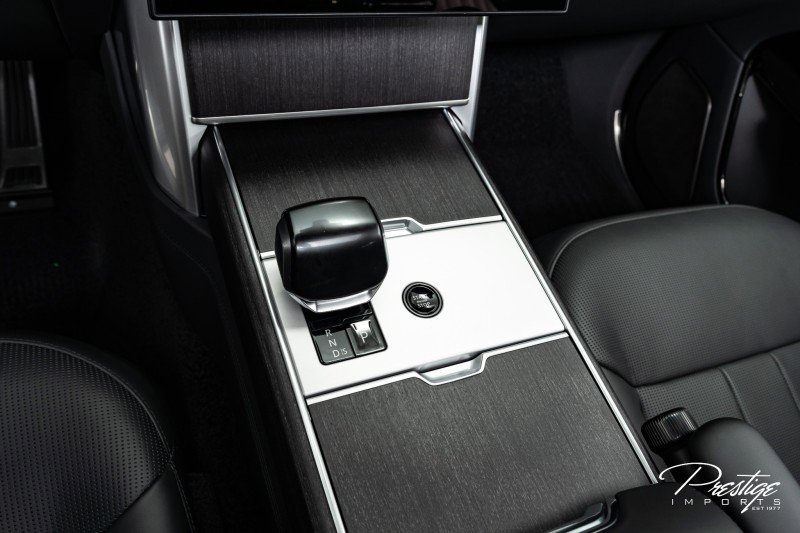 Used 2024 Land Rover Range Rover SV image 31