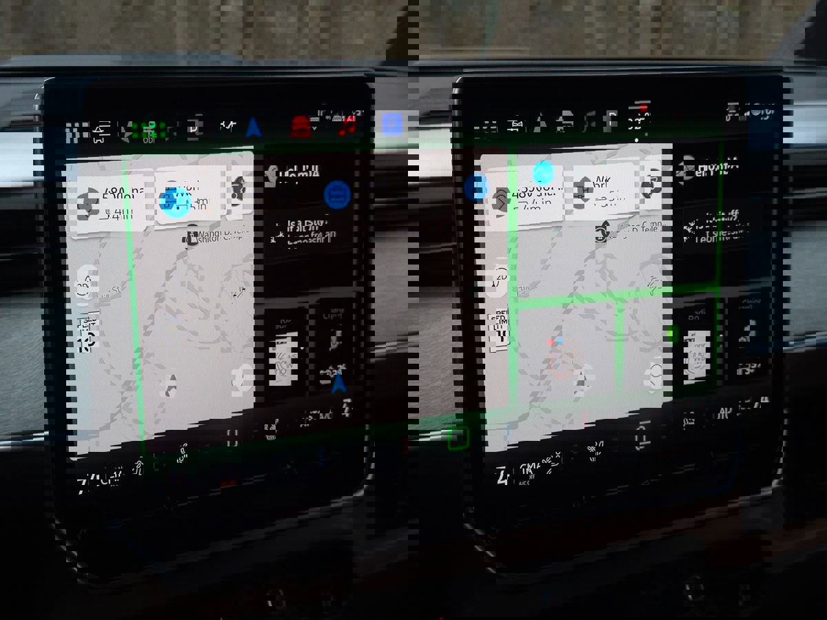 Used 2025 Volkswagen ID. Buzz Pro S image 36